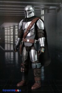 Select Hasbro Star Wars The Black Series The Mandalorian with Grogu (The Mandalorian and Grogu) Deluxe Figure Review 