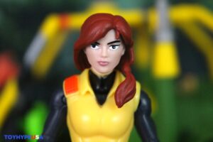 Playmates Toys Teenage Mutant Ninja Turtles x G.I. Joe A.W.E. Shell-Striker with April O’ Neil as Scarlett Vehicle Set