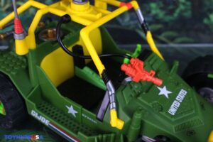 Playmates Toys Teenage Mutant Ninja Turtles x G.I. Joe A.W.E. Shell-Striker with April O’ Neil as Scarlett Vehicle Set
