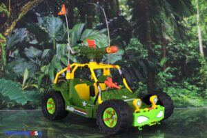 Playmates Toys Teenage Mutant Ninja Turtles x G.I. Joe A.W.E. Shell-Striker with April O’ Neil as Scarlett Vehicle Set