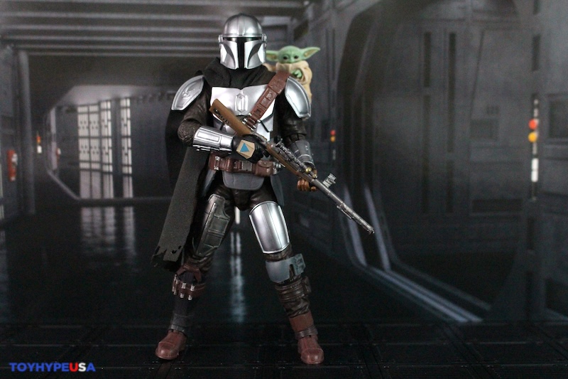 Hasbro Star Wars: The Black Series The Mandalorian with Grogu (The Mandalorian and Grogu) Deluxe Figure Review