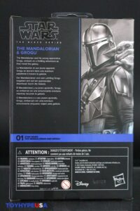 Select Hasbro Star Wars The Black Series The Mandalorian with Grogu (The Mandalorian and Grogu) Deluxe Figure Review 