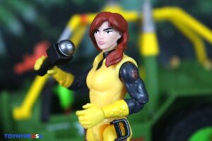 Playmates Toys Teenage Mutant Ninja Turtles x G.I. Joe A.W.E. Shell-Striker with April O’ Neil as Scarlett Vehicle Set