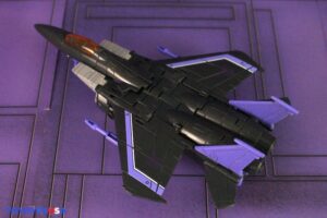 Hasbro Transformers Studio Series ’86 Voyager Class Skywarp Figure