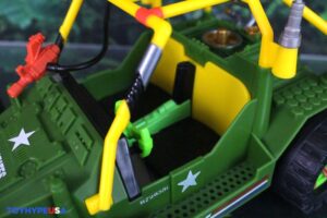 Playmates Toys Teenage Mutant Ninja Turtles x G.I. Joe A.W.E. Shell-Striker with April O’ Neil as Scarlett Vehicle Set