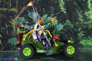 Playmates Toys Teenage Mutant Ninja Turtles x G.I. Joe A.W.E. Shell-Striker with April O’ Neil as Scarlett Vehicle Set