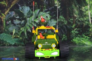 Playmates Toys Teenage Mutant Ninja Turtles x G.I. Joe A.W.E. Shell-Striker with April O’ Neil as Scarlett Vehicle Set