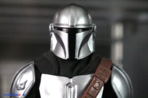 Select Hasbro Star Wars The Black Series The Mandalorian with Grogu (The Mandalorian and Grogu) Deluxe Figure Review 