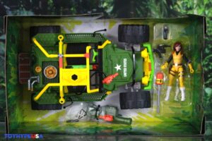 Playmates Toys Teenage Mutant Ninja Turtles x G.I. Joe A.W.E. Shell-Striker with April O’ Neil as Scarlett Vehicle Set