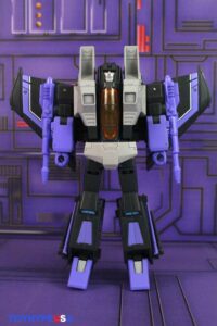 Hasbro Transformers Studio Series ’86 Voyager Class Skywarp Figure