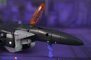 Hasbro Transformers Studio Series ’86 Voyager Class Skywarp Figure