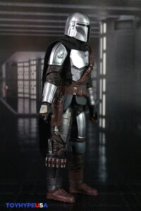 Select Hasbro Star Wars The Black Series The Mandalorian with Grogu (The Mandalorian and Grogu) Deluxe Figure Review 