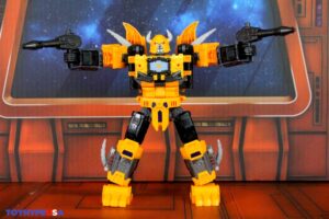 Hasbro Transformers Age of the Primes Leader Class Herald of Unicron Figure