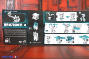 Hasbro Transformers Age of the Primes Deluxe Class Autobot Joyride Figure