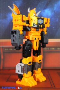 Hasbro Transformers Age of the Primes Leader Class Herald of Unicron Figure
