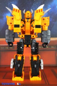 Hasbro Transformers Age of the Primes Leader Class Herald of Unicron Figure