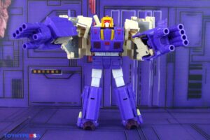 Hasbro Transformers Studio Series ’86 Voyager Class Blitzwing Figure
