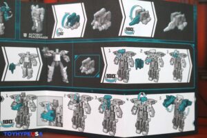 Hasbro Transformers Age of the Primes Deluxe Class Autobot Joyride Figure