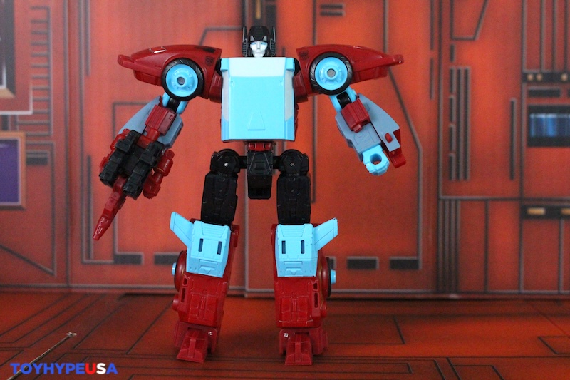 Hasbro Transformers Age of the Primes Deluxe Class Autobot Joyride Figure