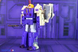 Hasbro Transformers Studio Series ’86 Voyager Class Blitzwing Figure