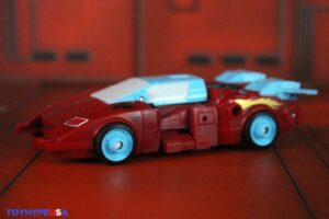 Hasbro Transformers Age of the Primes Deluxe Class Autobot Joyride Figure