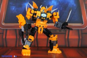 Hasbro Transformers Age of the Primes Leader Class Herald of Unicron Figure
