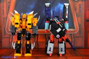 Hasbro Transformers Age of the Primes Leader Class Herald of Unicron Figure