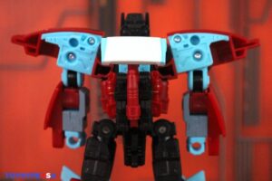 Hasbro Transformers Age of the Primes Deluxe Class Autobot Joyride Figure