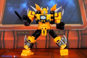 Hasbro Transformers Age of the Primes Leader Class Herald of Unicron Figure