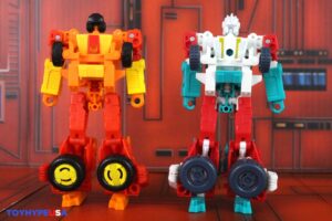 Hasbro Transformers Age of the Primes Deluxe Class Autobot Joyride Figure