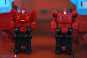Hasbro Transformers Age of the Primes Deluxe Class Autobot Joyride Figure