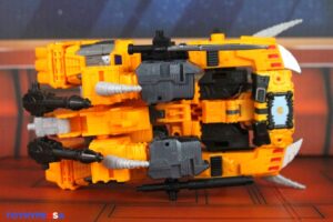 Hasbro Transformers Age of the Primes Leader Class Herald of Unicron Figure