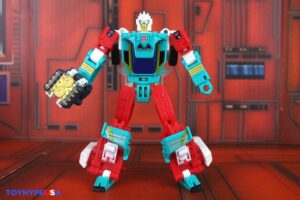 Hasbro Transformers Age of the Primes Deluxe Class Autobot Joyride Figure
