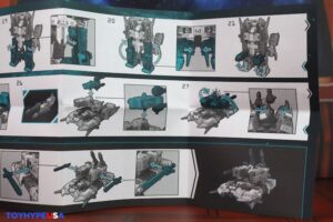 Hasbro Transformers Age of the Primes Leader Class Herald of Unicron Figure