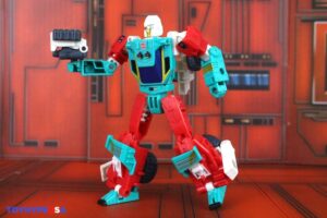 Hasbro Transformers Age of the Primes Deluxe Class Autobot Joyride Figure
