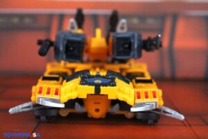 Hasbro Transformers Age of the Primes Leader Class Herald of Unicron Figure