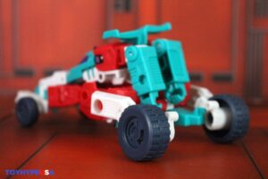 Hasbro Transformers Age of the Primes Deluxe Class Autobot Joyride Figure