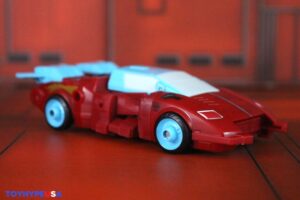 Hasbro Transformers Age of the Primes Deluxe Class Autobot Joyride Figure