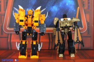 Hasbro Transformers Age of the Primes Leader Class Herald of Unicron Figure