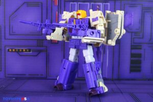 Hasbro Transformers Studio Series ’86 Voyager Class Blitzwing Figure