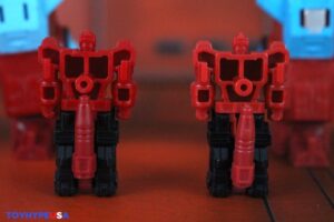 Hasbro Transformers Age of the Primes Deluxe Class Autobot Joyride Figure