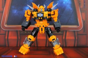 Hasbro Transformers Age of the Primes Leader Class Herald of Unicron Figure